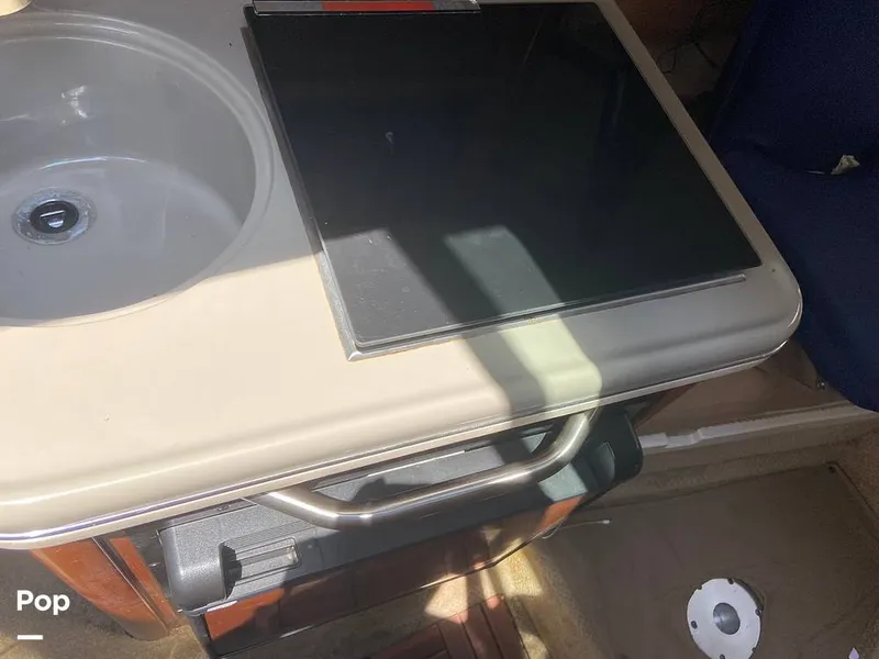 Slide: The Image of Sea Ray 240 Sundancer 2010 - 10796218