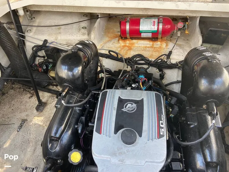 Slide: The Image of Sea Ray 240 Sundancer 2010 - 10796228