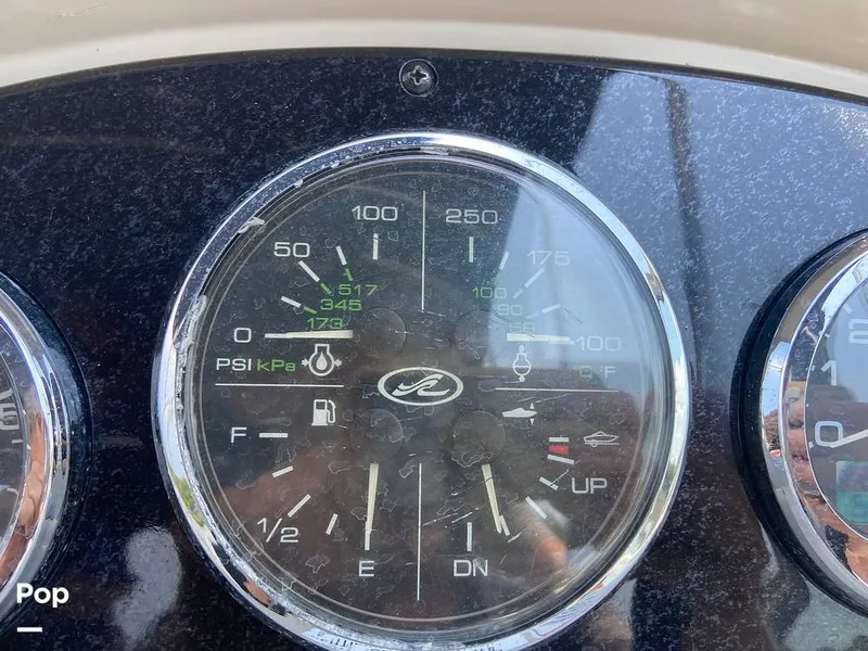 Slide: The Image of Sea Ray 240 Sundancer 2010 - 10796232