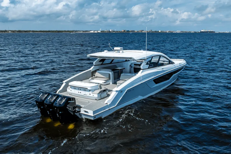 Slide: The Image of Cruisers 50 GLS 2025 - 12