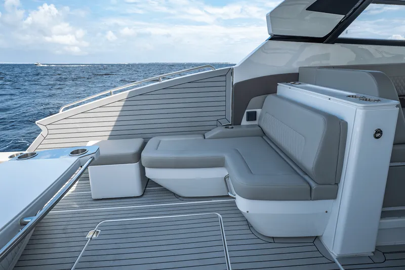 Slide: The Image of Cruisers 50 GLS 2025 - 24