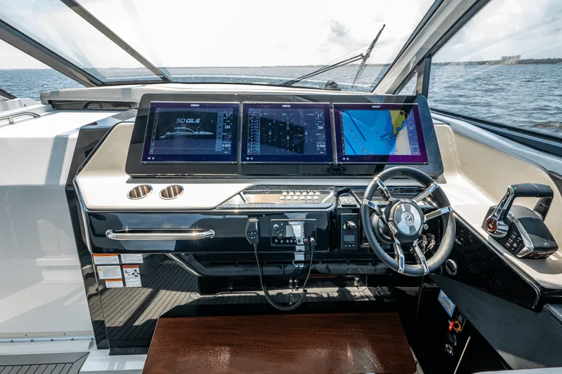 Slide: The Image of Cruisers 50 GLS 2025 - 40