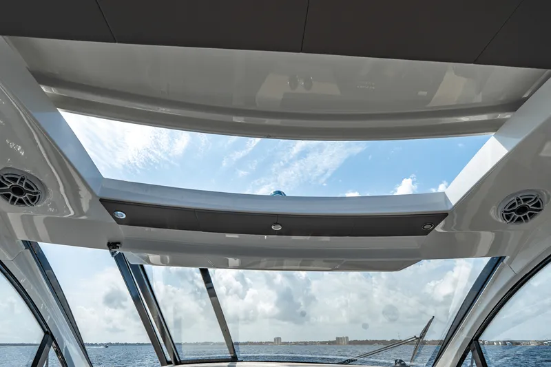 Slide: The Image of Cruisers 50 GLS 2025 - 41