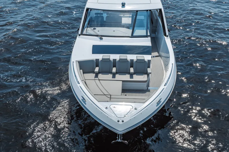 Slide: The Image of Cruisers 50 GLS 2025 - 7