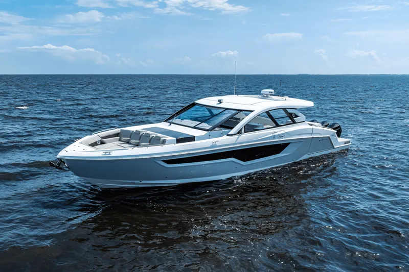 Slide: The Image of Cruisers 50 GLS 2025 - 8