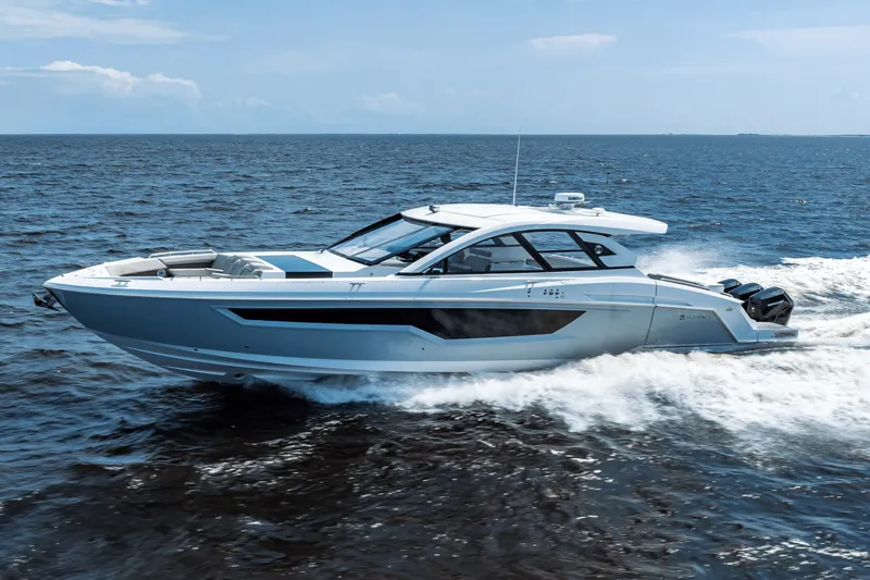 Slide: The Image of Cruisers 50 GLS 2025 - 9