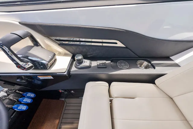 Slide: The Image of Cruisers 50 GLS 2025 - 103