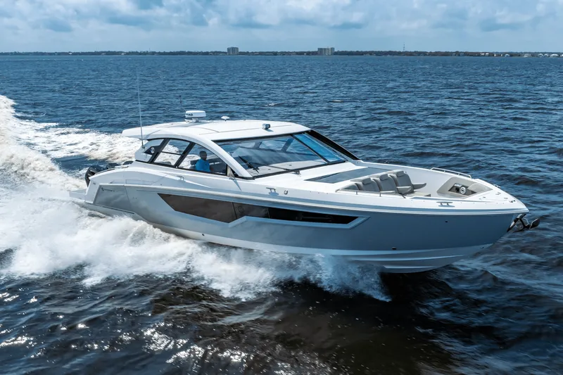 Slide: The Image of Cruisers 50 GLS Outboard 2025 - 1