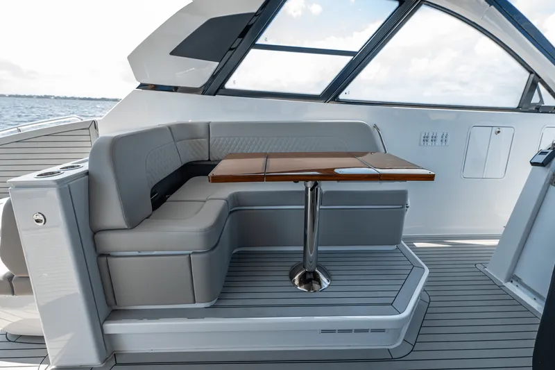 Slide: The Image of Cruisers 50 GLS Outboard 2025 - 34