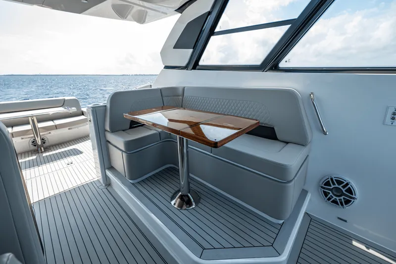 Slide: The Image of Cruisers 50 GLS Outboard 2025 - 35