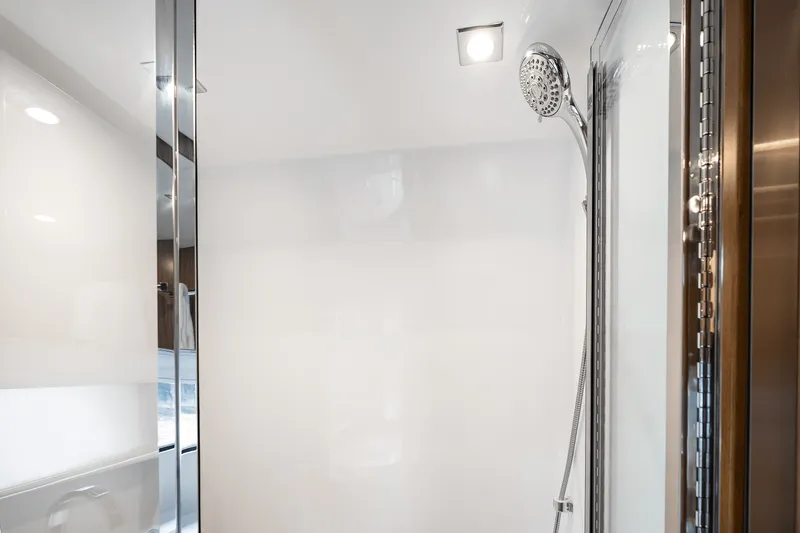 Slide: The Image of Cruisers 50 GLS Outboard 2025 - 46