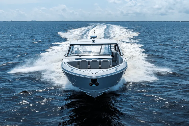 Slide: The Image of Cruisers 50 GLS Outboard 2025 - 6