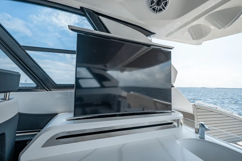 Slide: The Image of Cruisers Yachts 50 GLS Outboard 2025 - 33