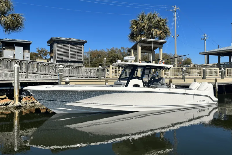 Slide: The Image of Boston Whaler 330 Outrage 2025 - 0