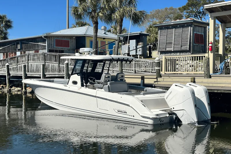 Slide: The Image of Boston Whaler 330 Outrage 2025 - 5