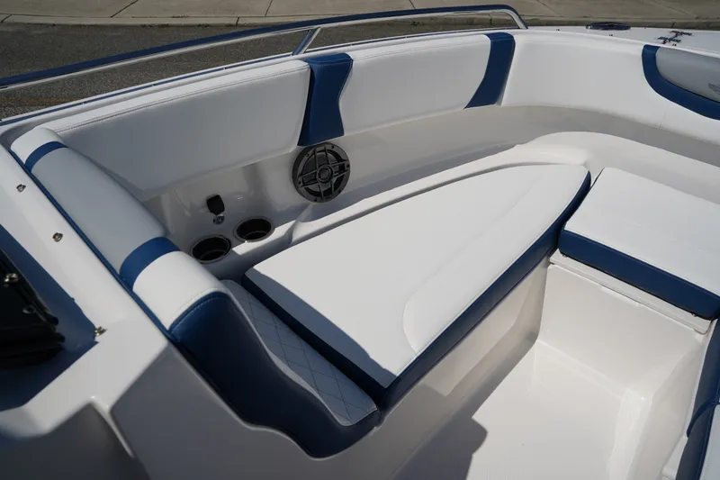 Slide: The Image of Chaparral 250 OSX 2026 - 25