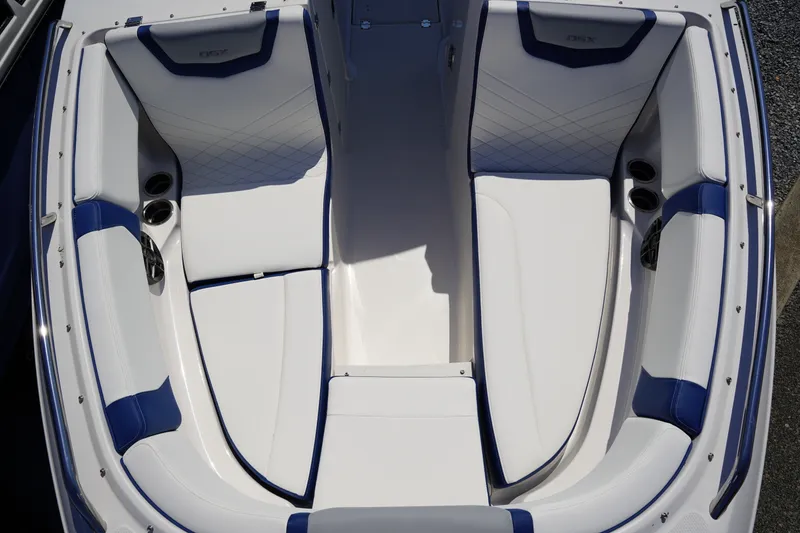 Slide: The Image of Chaparral 250 OSX 2026 - 27