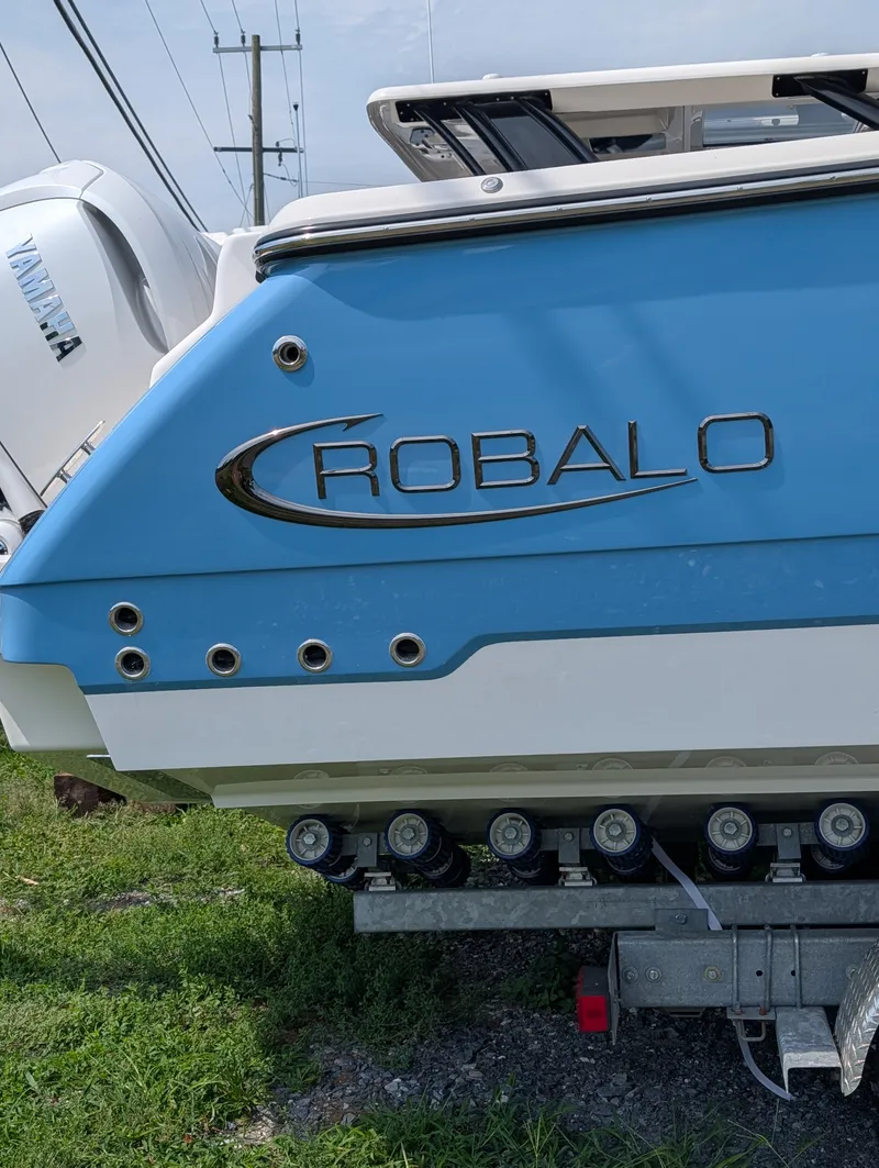 Slide: The Image of Robalo R300 2026 - 3