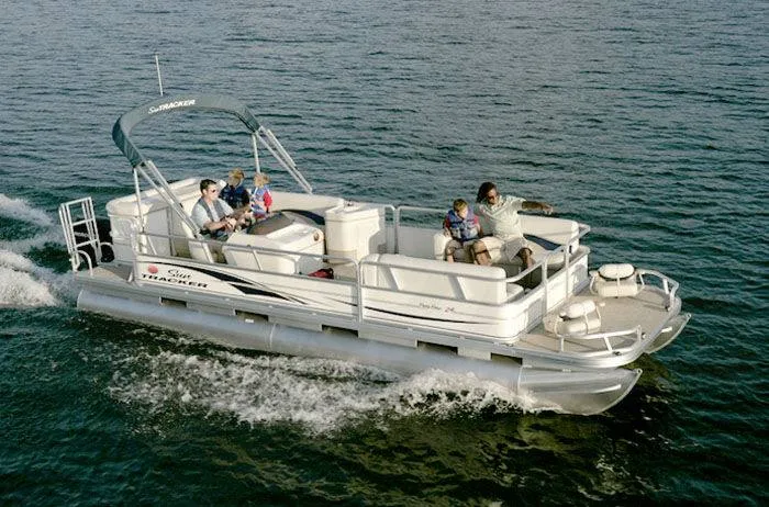 The Image of Sun Tracker Party Barge 24 2006 - 0