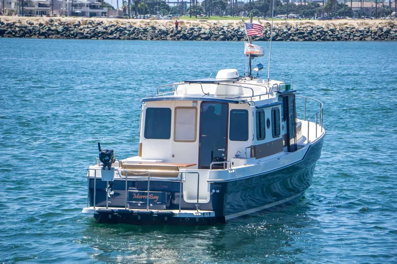 Slide: The Image of Ranger Tug R-31S 2014 - 6