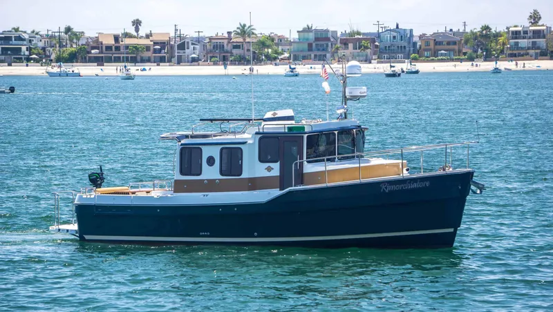 Slide: The Image of Ranger Tug R-31S 2014 - 1