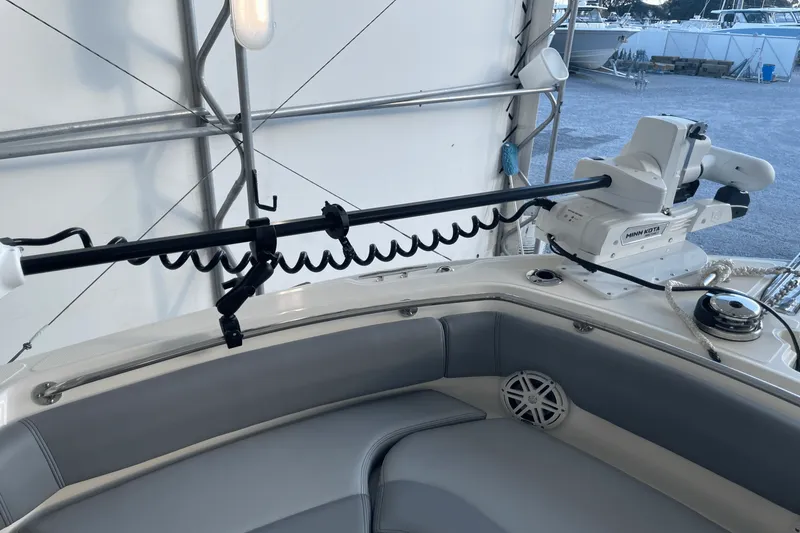 Slide: The Image of Boston Whaler 230 OUTRAGE 2024 - 19
