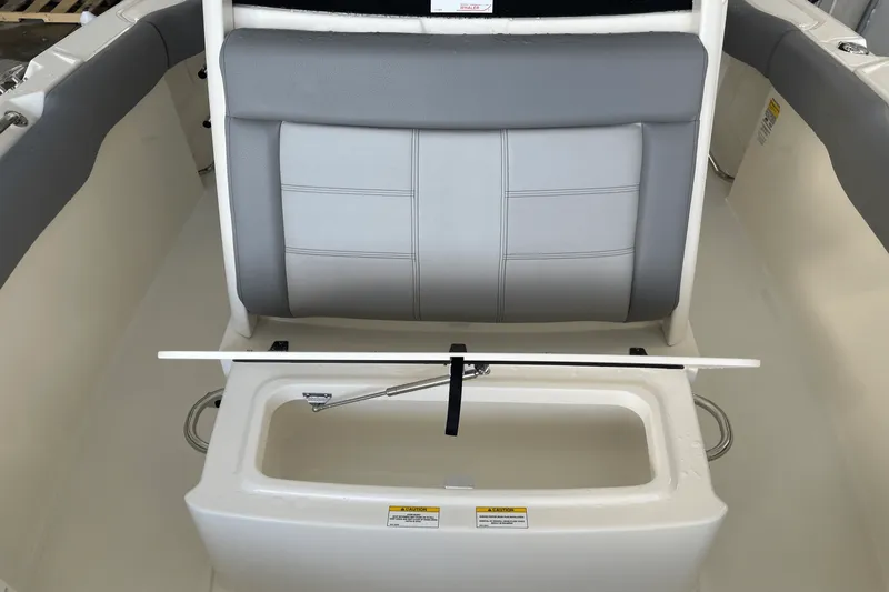 Slide: The Image of Boston Whaler 230 OUTRAGE 2024 - 21