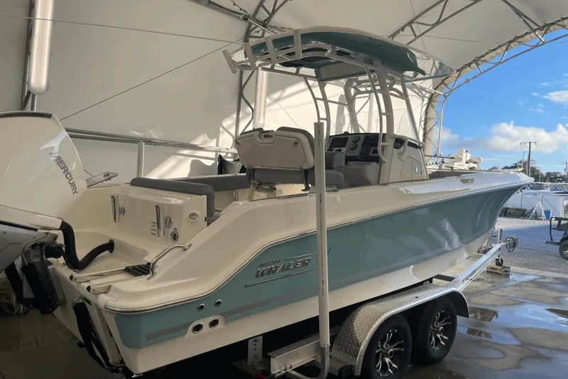 Slide: The Image of Boston Whaler 230 OUTRAGE 2024 - 3