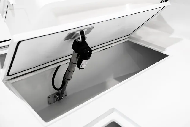 Slide: The Image of Contender 28T CUSTOM BUILD 28' 2026 - 15