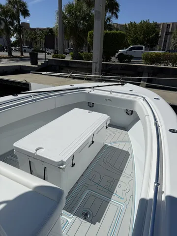 Slide: The Image of Contender 28T CUSTOM BUILD 28' 2026 - 7