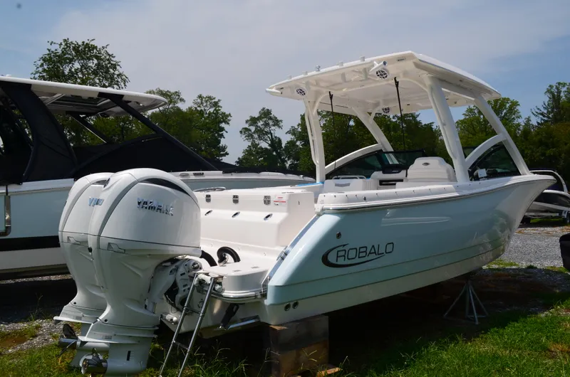 The Image of Robalo R277 2026 - 0