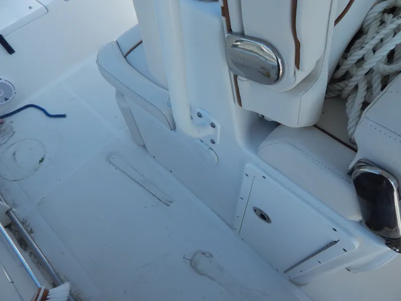 Slide: The Image of Sea Hunt Ultra 275 2020 - 25