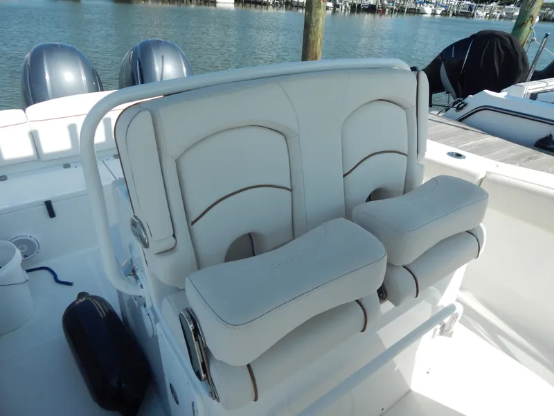 Slide: The Image of Sea Hunt Ultra 275 2020 - 21