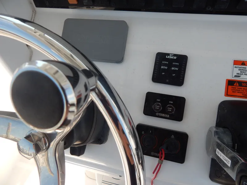 Slide: The Image of Sea Hunt Ultra 275 2020 - 18
