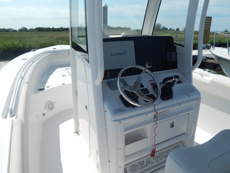 Slide: The Image of Sea Hunt Ultra 275 2020 - 37