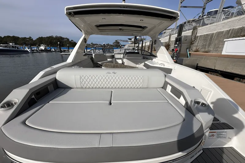 Slide: The Image of Sea Ray 310 SLX-OB 2024 - 13