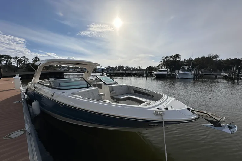 Slide: The Image of Sea Ray 310 SLX-OB 2024 - 3