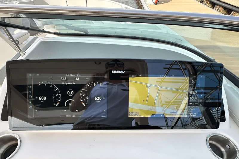 Slide: The Image of Sea Ray 310 SLX-OB 2024 - 33