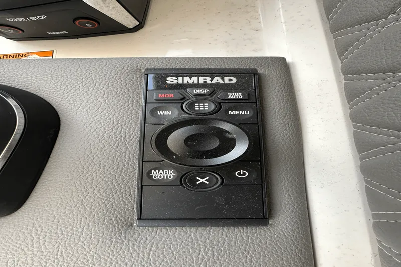 Slide: The Image of Sea Ray 310 SLX-OB 2024 - 35