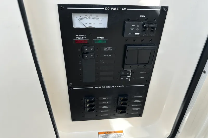 Slide: The Image of Sea Ray 310 SLX-OB 2024 - 41