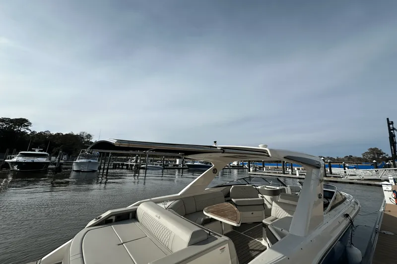 Slide: The Image of Sea Ray 310 SLX-OB 2024 - 7