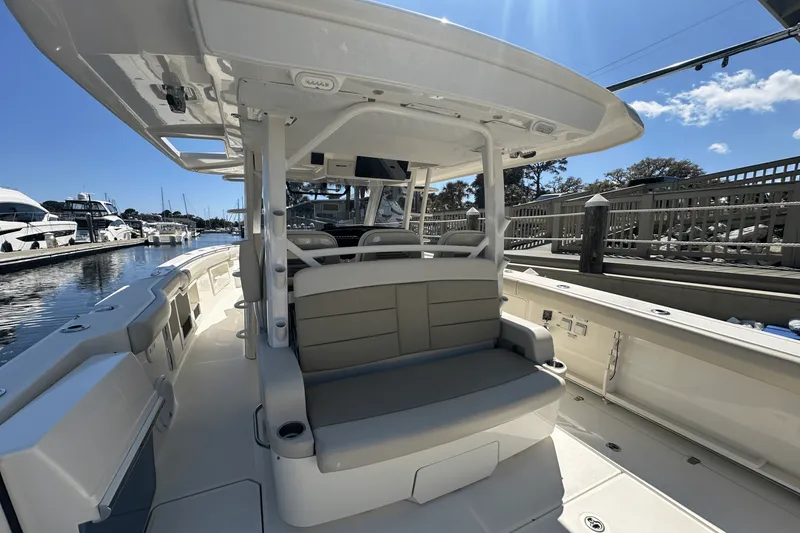 Slide: The Image of Boston Whaler 380 OUTRAGE 2019 - 25