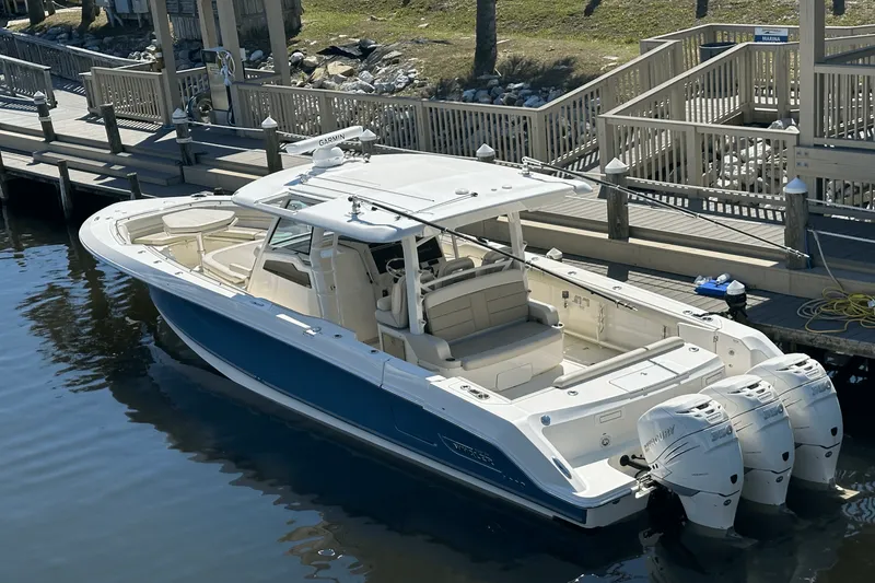 Slide: The Image of Boston Whaler 380 OUTRAGE 2019 - 3