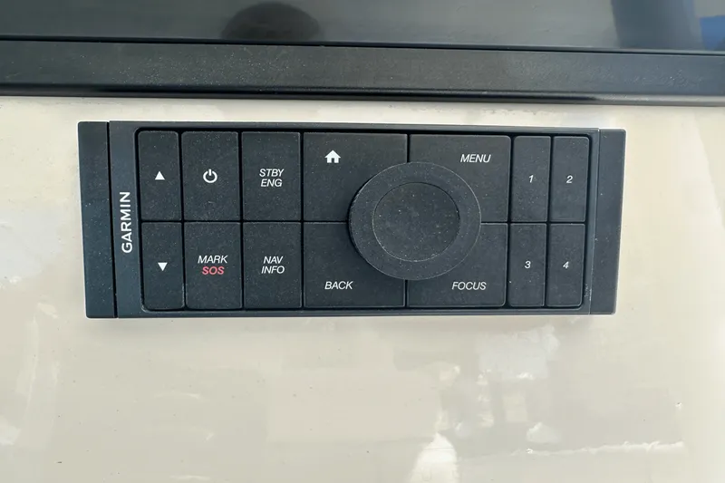 Slide: The Image of Boston Whaler 380 OUTRAGE 2019 - 37