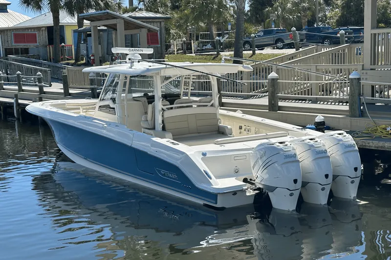 Slide: The Image of Boston Whaler 380 OUTRAGE 2019 - 5