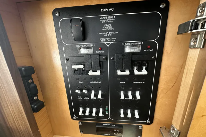 Slide: The Image of Boston Whaler 380 OUTRAGE 2019 - 50