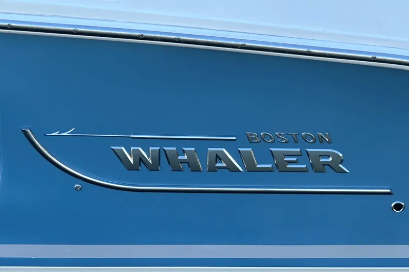 Slide: The Image of Boston Whaler 380 OUTRAGE 2019 - 6