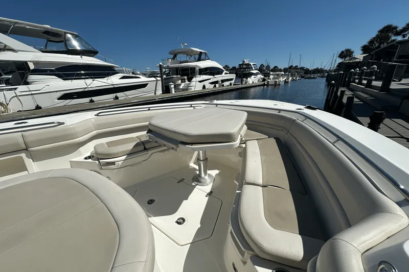Slide: The Image of Boston Whaler 380 OUTRAGE 2019 - 60