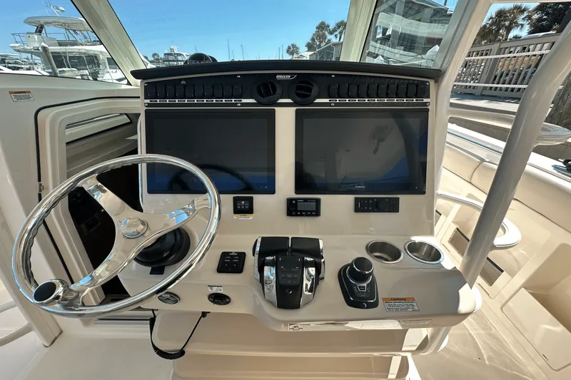 Slide: The Image of Boston Whaler 380 OUTRAGE 2019 - 61