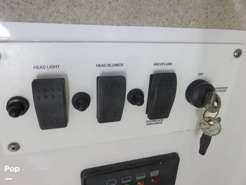 Slide: The Image of Hydra-Sports 3300 VX Vector Express 2005 - 10962167